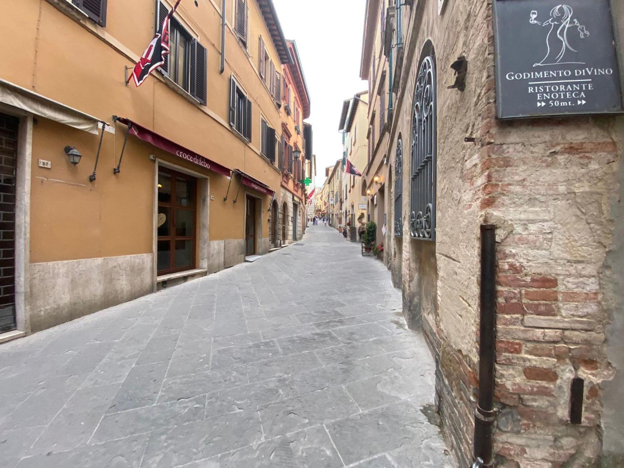Lastamperia19 Camere-Rooms Montepulciano Stazione Exteriér fotografie